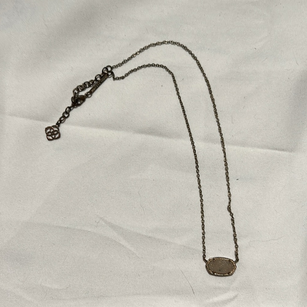 Kendra Scott necklace